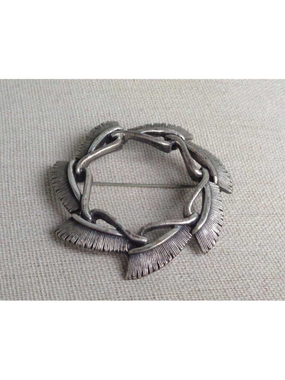 Vtg MCM Mid Century Modern Tortolani Silver Tone Metal Wreath Brooch Textured